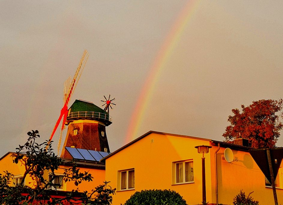 Kröpeliner Mühle mit Regenbogen